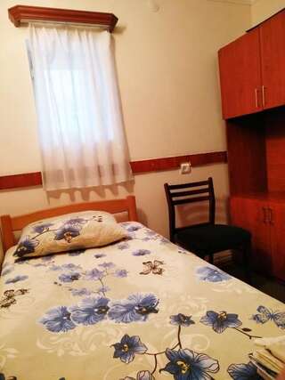 Хостелы Hostel Sakharov & Tours Ереван Небольшой одноместный номер-3