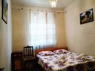 Хостелы Hostel Sakharov & Tours Ереван Бюджетный двухместный номер с 1 кроватью-1