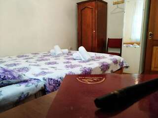 Хостелы Hostel Sakharov & Tours Ереван Бюджетный двухместный номер с 1 кроватью-2